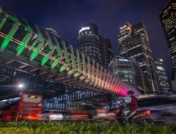 Solidaritas Mengharukan! JPO GBK Bermandikan Warna Bendera Selandia Baru untuk Korban Tragedi Christchurch