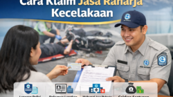 Ilustrasi cara klaim Jasa Raharja kecelakaan melalui petugas dengan menyerahkan identitas dan dokumen lengkap